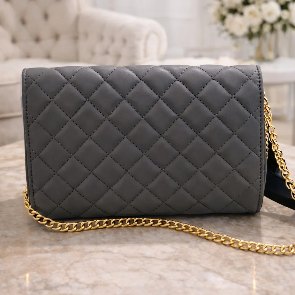 NWT Badgley Mischka Gray Quilted Clutch with Gold Accents - Picture 2 of 4